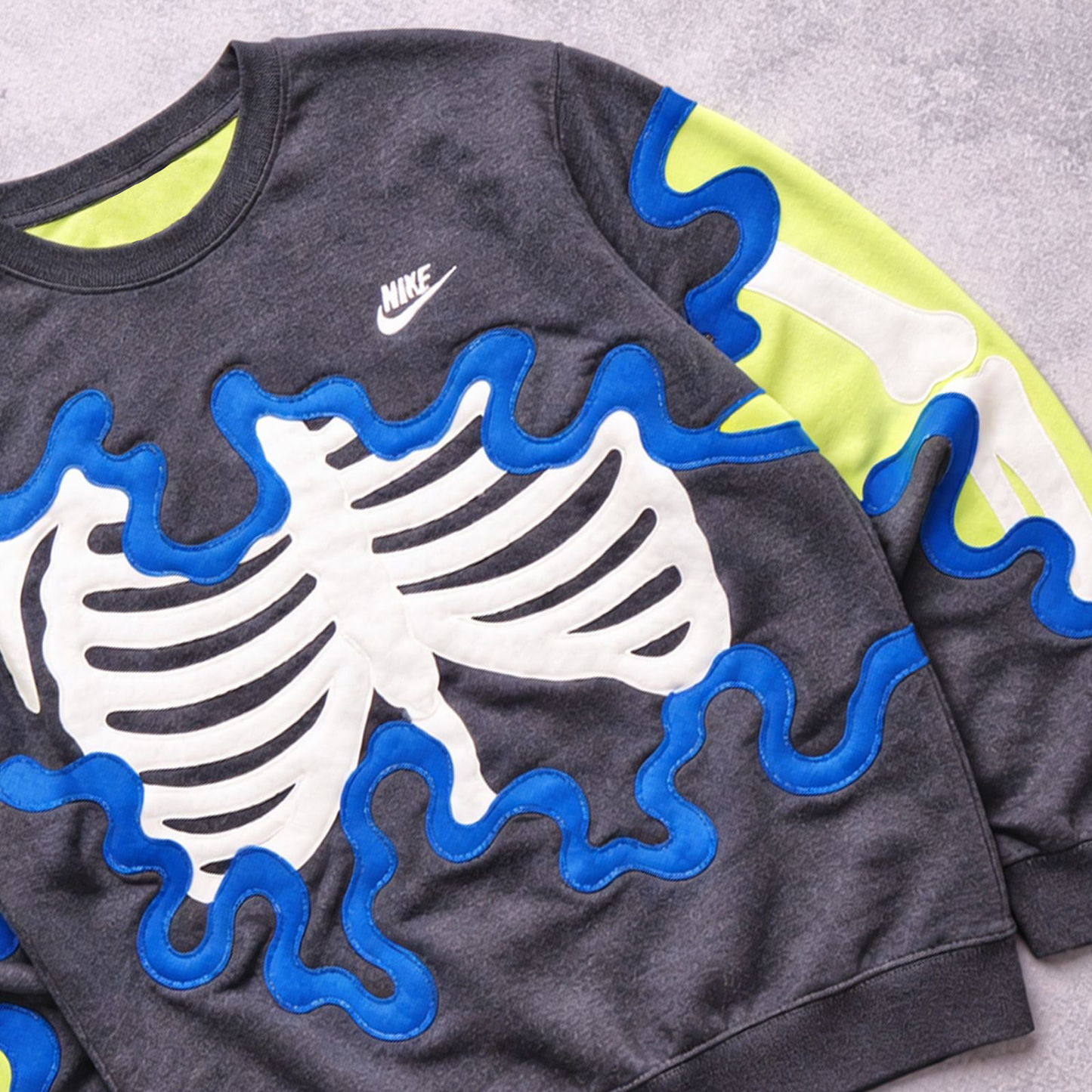 'STATIC PULSE' SWEATSHIRT (XL)