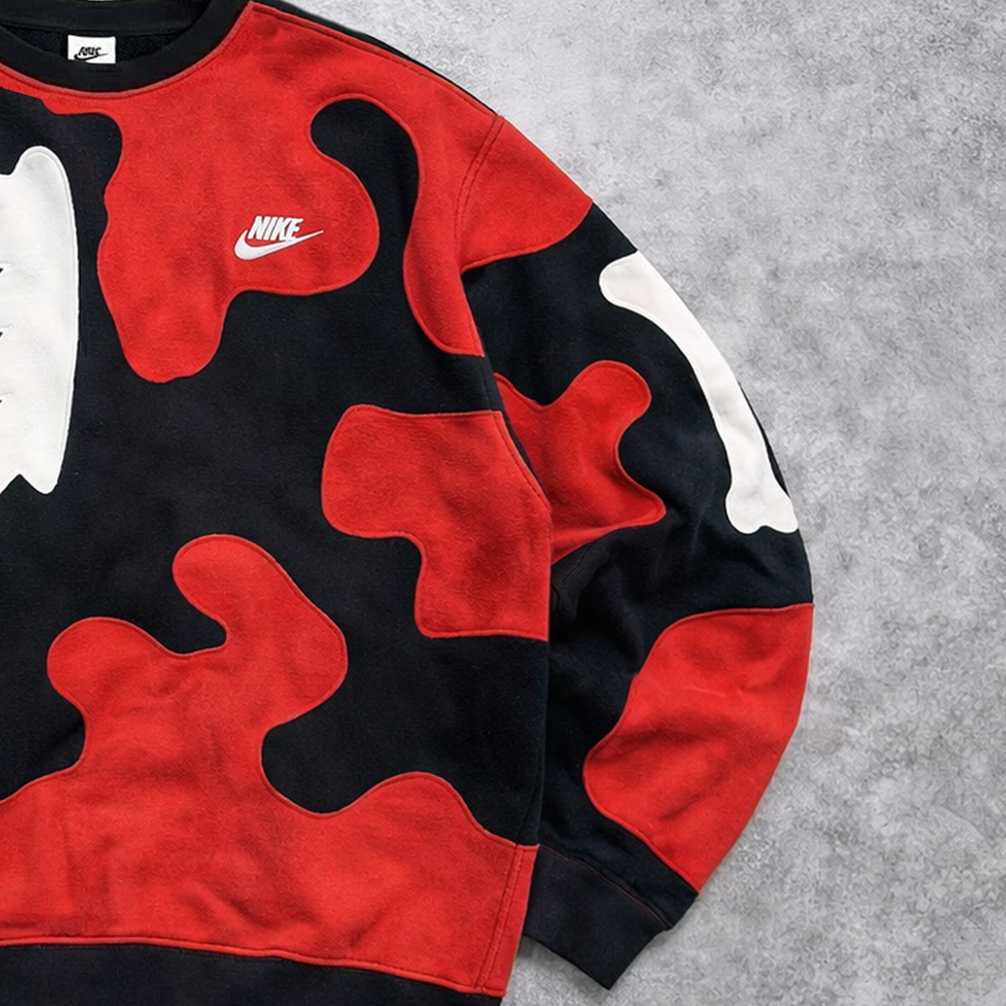 'CRIMSON DECAY' SWEATSHIRT (XL)