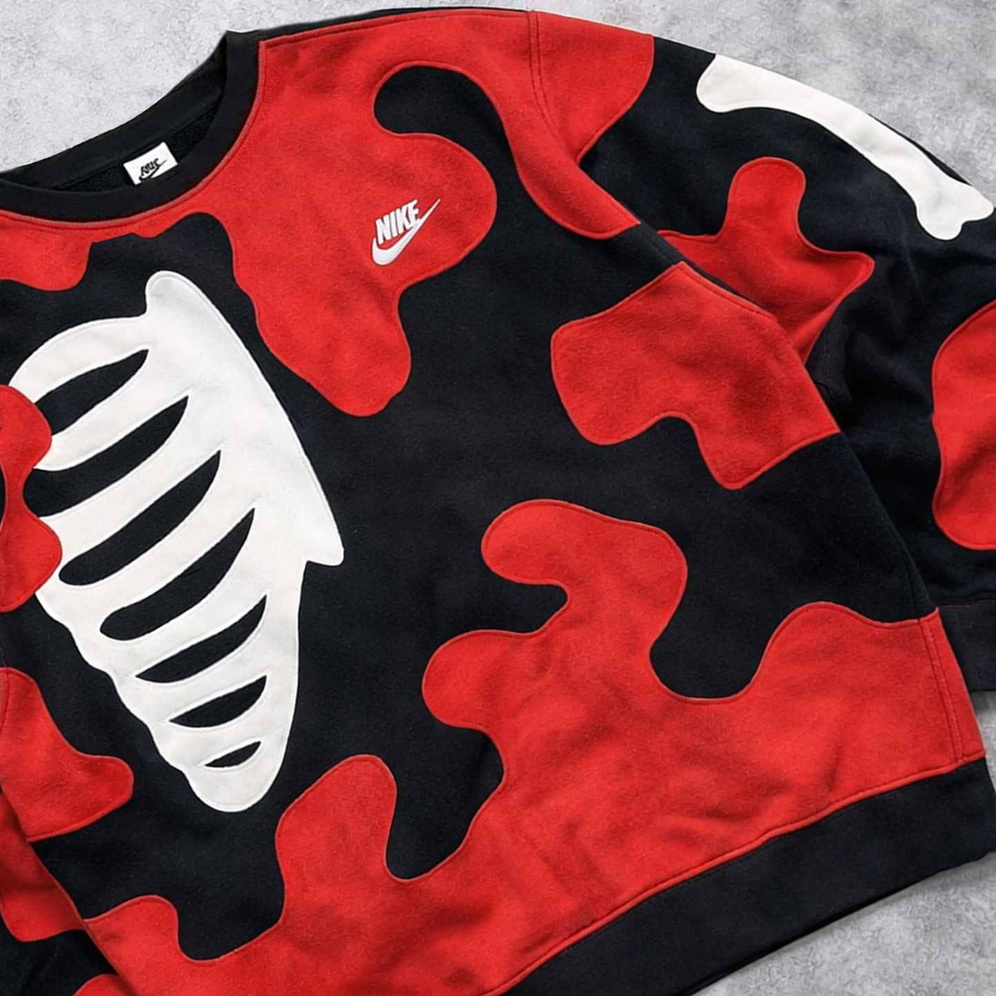 'CRIMSON DECAY' SWEATSHIRT (XL)